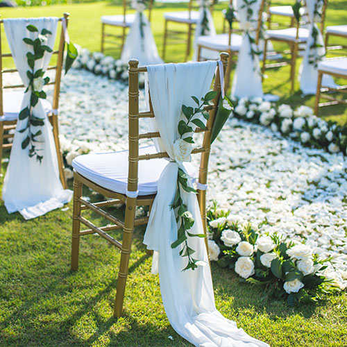 Entwine Bespoke Celebrant offer bespoke ceremonies for any part of life's journey. Whether it be weddings, naming ceremonies or funerals, Entwine offer their services in Perth, Dundee, Fife and wider Scotland area.